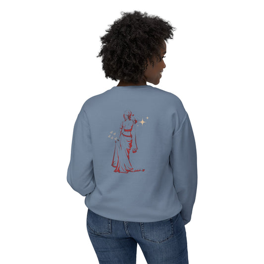 Woman in Saari Lightweight Crewneck Sweatshirt
